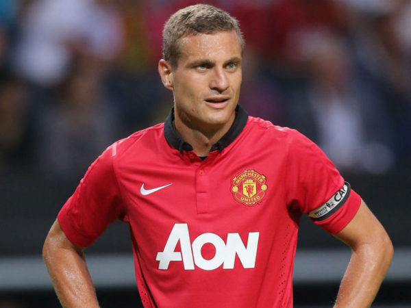 Vidic thẳng thừng chỉ trích Arsenal