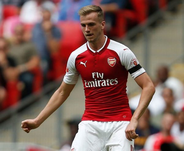 Rob Holding ở lại Arsenal bằng bản hợp đồng mới