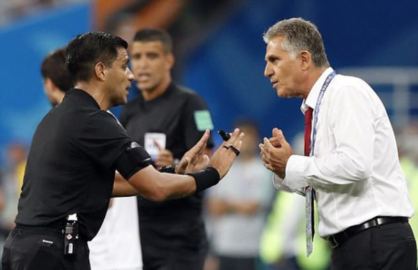 carlos-queiroz-buc-xuc-khi-cau-hoc-tro-cu-ronaldo-thoat-nan-the-do-2