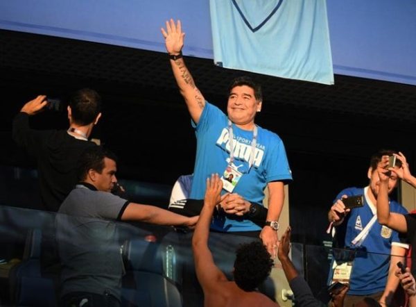 Maradona nhập viện vì quá khích sau trận thắng của Argentina