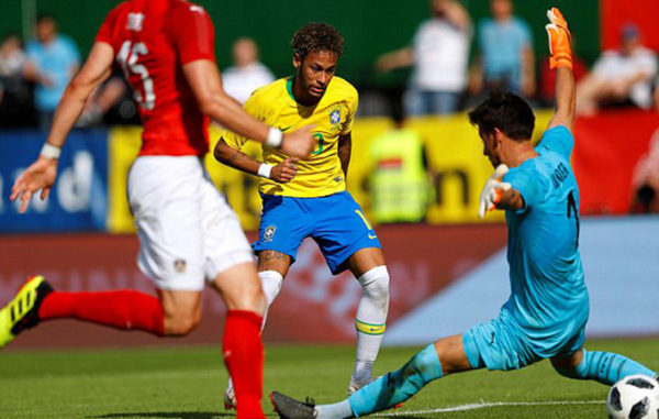 Neymar, huyền thoại mới của bóng đá Brazil