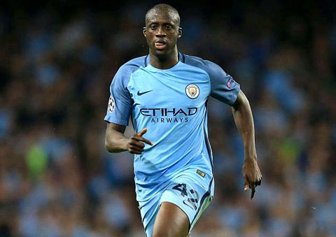 yaya-toure-to-pep-phan-biet-doi-xu-voi-cau-thu-da-den-2