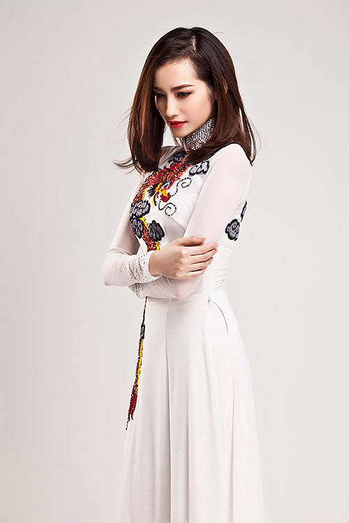 ngan-ngo-nang-truc-diem-duyen-dang-trong-ta-ao-dai (3)