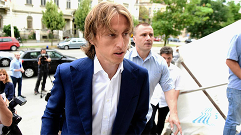 Real sửng sốt trước quyết định của Modric