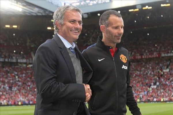 Ryan Giggs muốn M.U giữ lại Mourinho