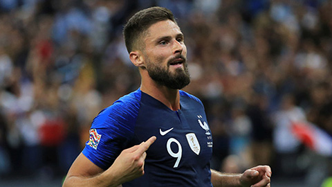 Giroud ghi bàn thắng quyết định khi suýt bị thay ra