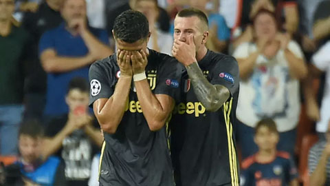 ronaldo-bat-khoc-ngay-trong-tran-dau-dau-tien-tai-champions-league-o-juventus-1