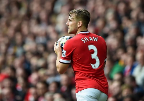 mu-quyet-tam-giu-chan-hau-ve-luke-shaw-2