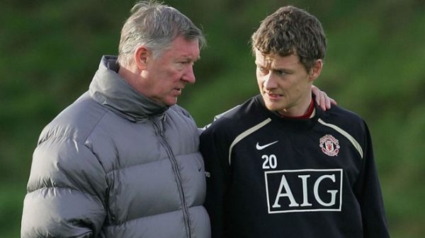 m-u-dua-sir-alex-ve-tiep-suc-cho-solskjaer-2