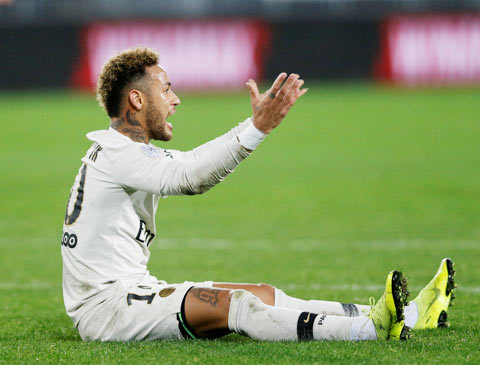 neymar-vua-di-vao-lich-su-da-lai-chan-thuong-2