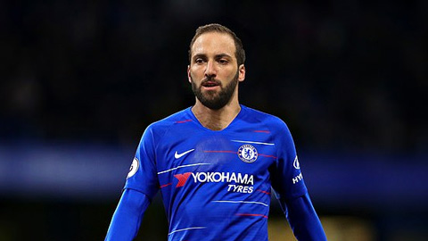 Higuain bỏ lỡ trận đại chiến giữa Arsenal và Chelsea