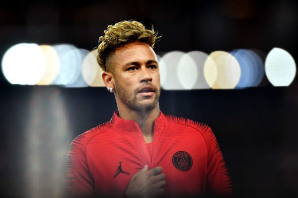 neymar-gap-hoa-vi-phat-ngon-bua-bai-1