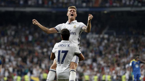 Kroos và Vazquez mong muốn được gắn bó với Real