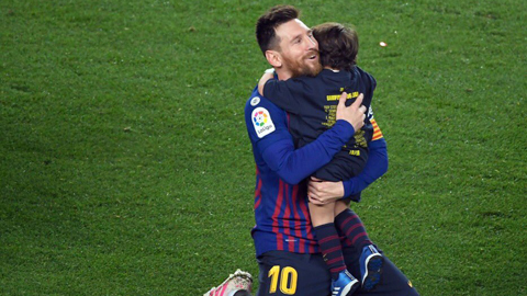 Messi có thể san bằng kỷ lục của Giggs trong mùa này